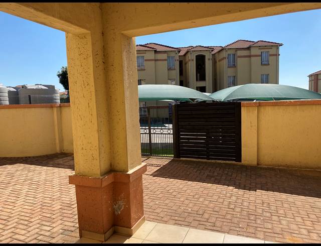 3 BEDROOM TOWNHOUSE FOR SALE IN ORMONDE